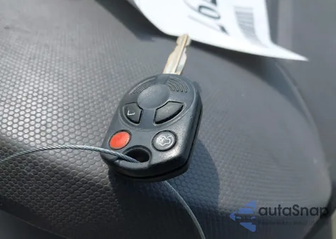 2008 Mercury Mariner Premier z USA, uszkodzony, nr VIN 4M2CU971X8KJ14313